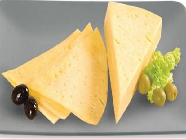السعرات الحرارية في الجبن الرومي