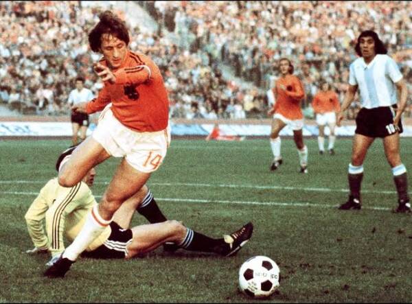 كأس العالم 1978.. هل أبعدت السياسة كرويف عن المونديال؟