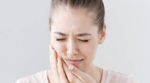 ‌هل التهاب الأسنان يسبب انتفاخ الغدد اللمفاوية