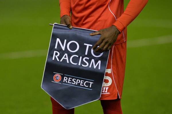 كيف يتعامل لاعبو النخبة مع الإساءات العنصرية؟