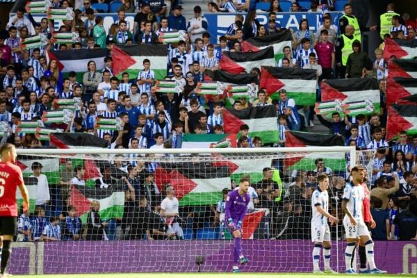 يمين أم يسار.. ما هو موقف جماهير الأندية الأوروبية من القضية الفلسطينية؟ 