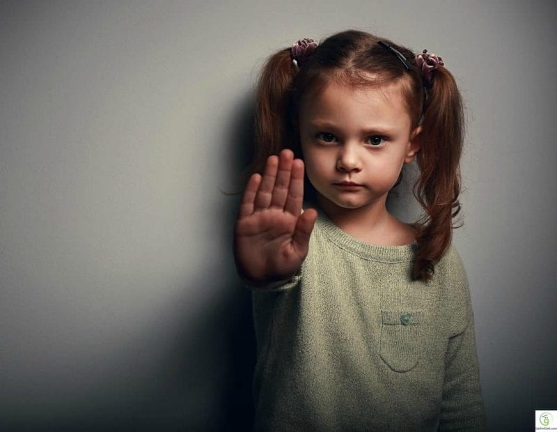 كيف نعلم أطفالنا حماية أنفسهم من التحرش؟