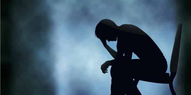 أعراض الاكتئاب.. مرض العصر القاتل