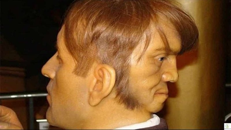 إدوارد مودراك.. الرجل ذو الوجهين بمعنى الكلمة!