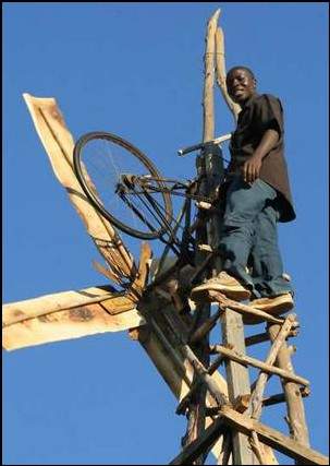 كيف تمكن ابن الـ14 من توليد الكهرباء في قريته الفقيرة؟ كيف تمكن ابن الـ14 من توليد الكهرباء في قريته الفقيرة؟