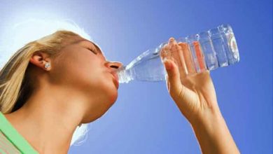 لماذا تؤدي المشروبات الباردة احتقان الحلق والحنجرة؟