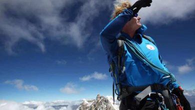 كيف أنقذ فيسبوك متسلق الجبال من الموت فوق قمة الهيمالايا؟