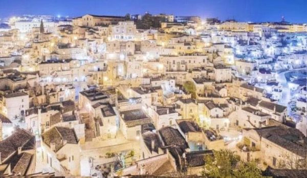 مدينة ماتيرا الإيطالية.. من وصمة عار إلى وجهة سياحية فاخرة