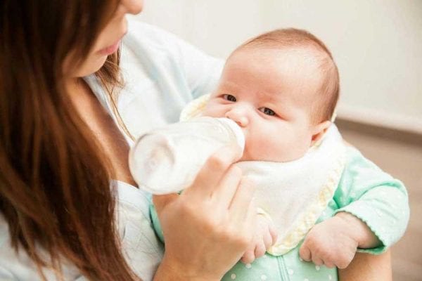 8 أسباب لبكاء الطفل الرضيع.. وطرق تهدئته