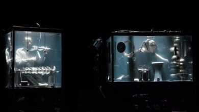 "Between Music".. فريق غنائي يتخصص في إحياء الحفلات تحت سطح المياه!