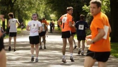 دراسة تؤكد أن المشي للوراء يحسن الذاكرة.. والسبب غامض!