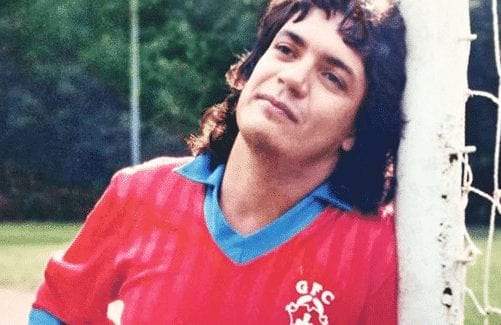 كارلوس كايزر.. اللاعب المخادع الذي لم يمارس كرة القدم يوما!