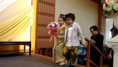فقط في تايلاند.. زفاف بين توأم في السادسة لحمايتهما من سوء الطالع!