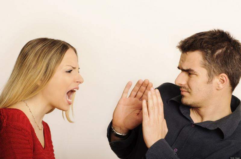 غيرة المرأة المفرطة.. الأسباب وطرق العلاج