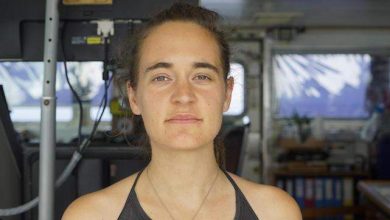 كارولا ريكيت.. أنقذت عشرات المهاجرين من الغرق فأودعت بالسجن