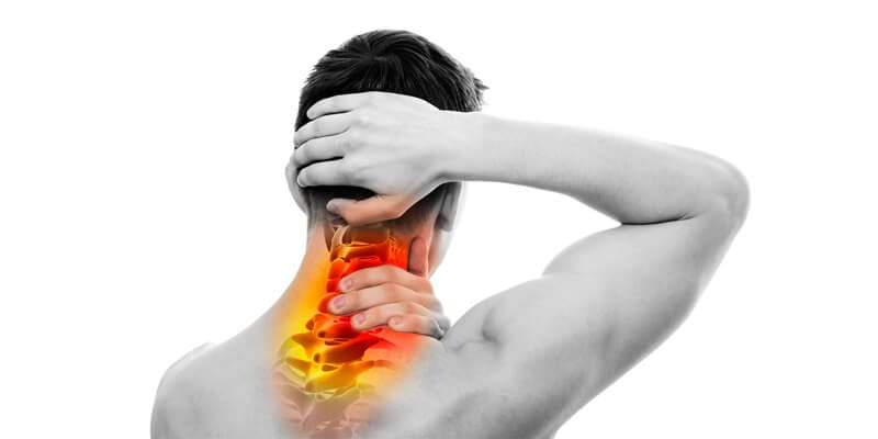 التواء الرقبة.. أسباب مجهولة وأعراض مزعجة التواء الرقبة
