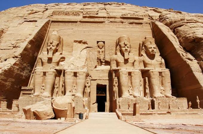 معبد أبو سمبل- أشهر مكان سياحي في مصر