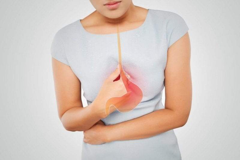 أعراض الارتجاع المعدي المريئي عند الكبار والرضع قل ودل