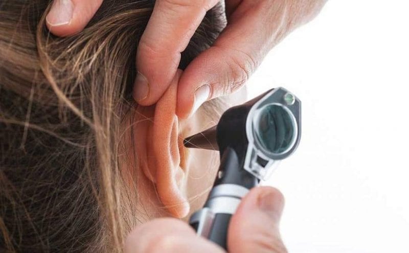 كيفية تنظيف الأذن