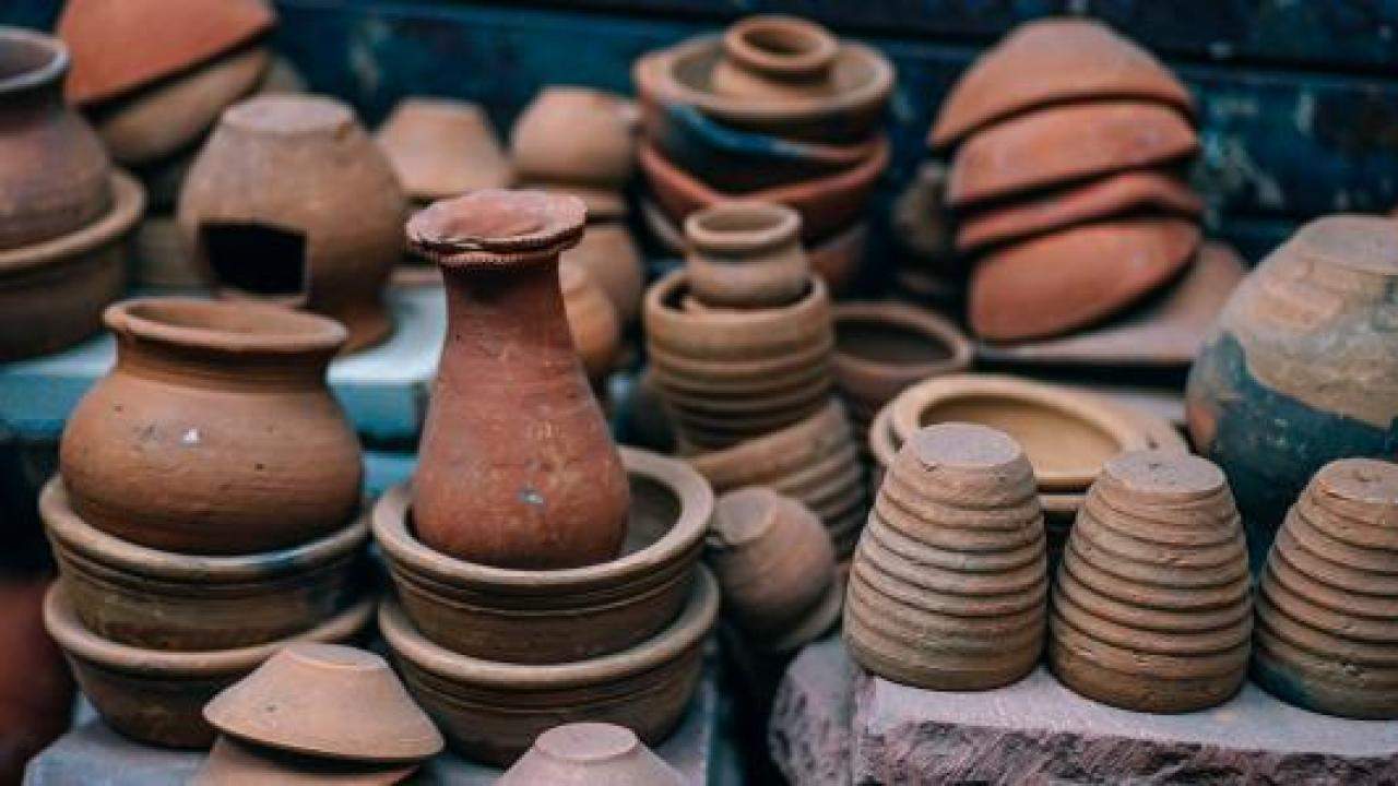 صناعة الفخار في 5 مراحل والتطور عبر التاريخ