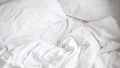 ماذا يحدث عند تجاهل تنظيف ملاءات الفراش؟