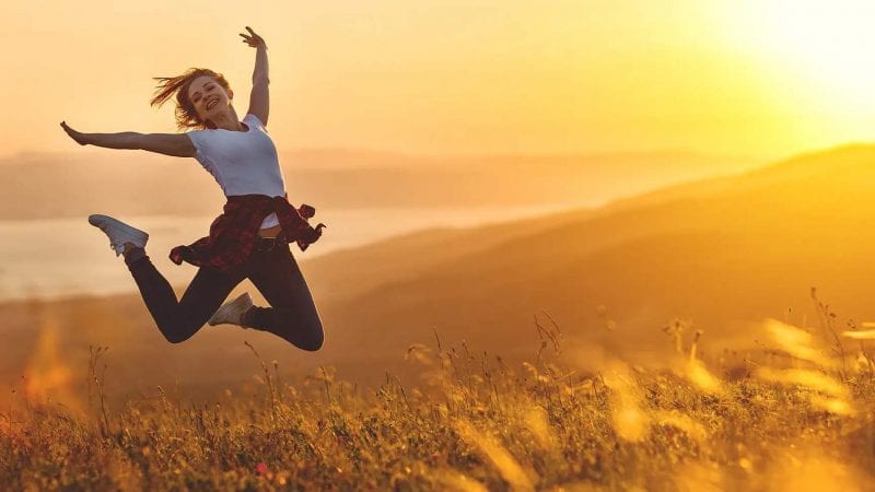 لماذا يجب علينا أن نعيش اللحظة الحالية؟ العيش في اللحظة الحالية.. خيار الناجحين فكيف نصل إليه؟