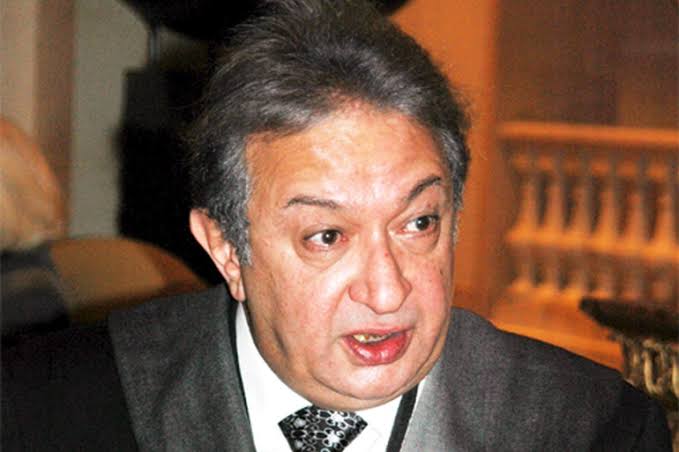 نور الشريف.. لأن العباقرة لا يموتون