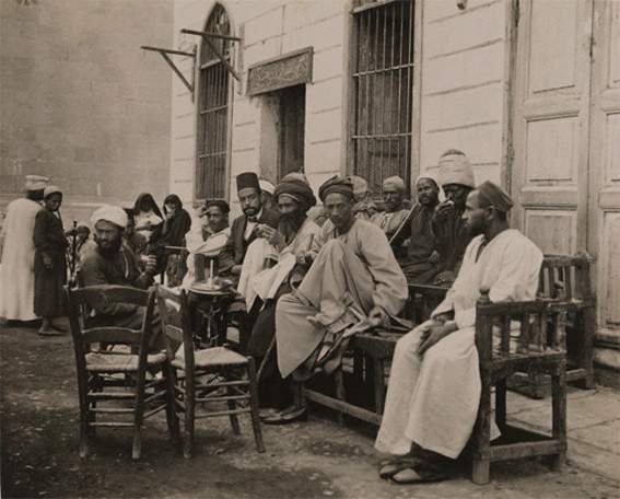 حرّمتها الدولة وقتلت شاربها.. تاريخ القهوة في مصر القهوة