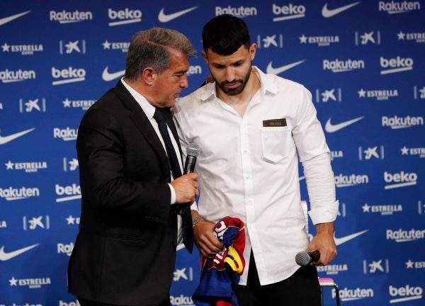عمر صابر يكتب: برشلونة على حافة الهاوية.. ولابورتا يسابق الزمن من أجل ميسي