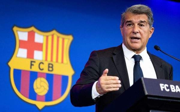عمر صابر يكتب: برشلونة على حافة الهاوية.. ولابورتا يسابق الزمن من أجل ميسي