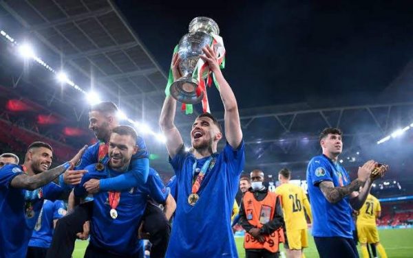 جورجينهو.. ورحلة المستحيل بين البرازيل وإيطاليا جورجينهو