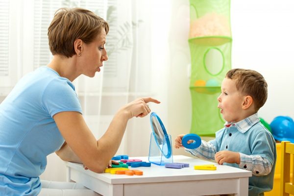 علاج تأتأة الأطفال
