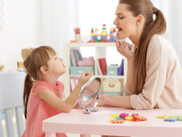 علاج تأتأة الأطفال