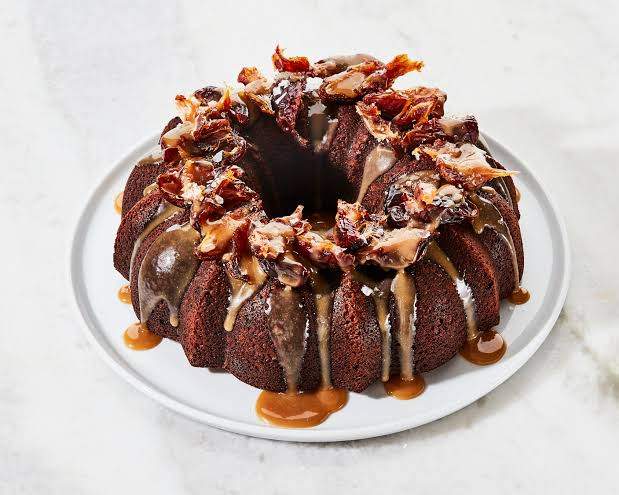 طريقة عمل كيكة التمر الهشة