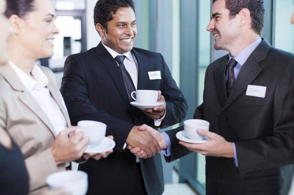 إتيكيت حضور المناسبات