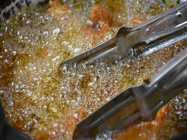 طريقة عمل دجاج محمر بالزيت مثل المطاعم
