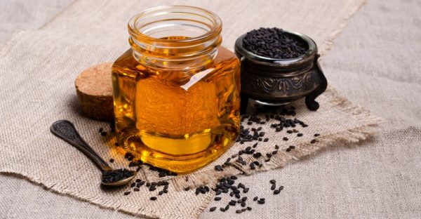 فوائد زيت الكالونجي للشعر وكيفية تحضيره منزليا