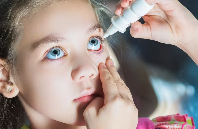 علاج تورم العين عند الأطفال 